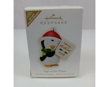 2009 Hallmark VIP Gift Keepsake Ornament Sign Of The Times Penguin - $5.81