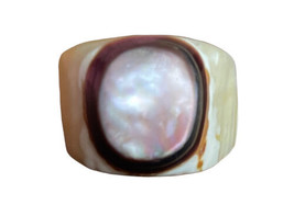 Vintage Women Hand Carved Purple Beige Mother of Pearl Ring Shell Sz 5.5 Natural image 1