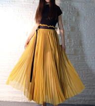 Women Yellow Long Tulle Skirt Side Slit High Waisted Pleated Tulle Skirt Outfit