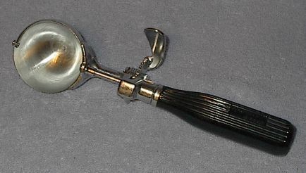 Vintage Hamilton Beach Ice Cream Scoop 60-B Smooth Gears Works Good Black  Handle