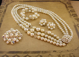 Vintage Pearl necklace parure  / pearl bracelet / rhinestone BIG brooch ... - $155.00
