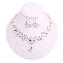 Clip-on Earrings & Beautiful Pendant Necklace Bridal Dowry Set Wedding Jewelry