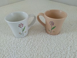 Set of 2 Elegant Dinning 12 oz Ceramic   w/ Daisies Coffee Tea - $15.87
