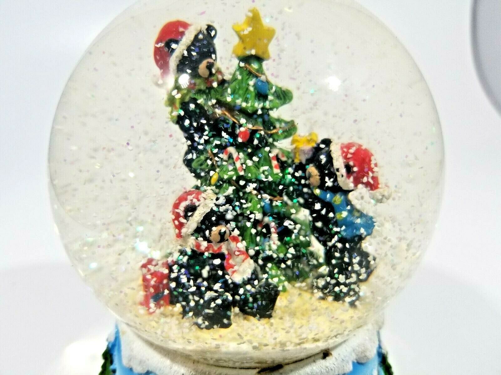 CHANEL Snow Globe Dome White Christmas Tree Novelty Benefit VIP Customer  Limited