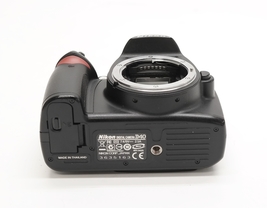 Nikon D40 6.1MP Digital SLR Camera - Black (Body Only) ISSUE image 8