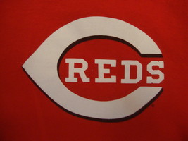 MLB Cincinnati Reds Major League Baseball Fan Sports Red T Shirt S - $18.75
