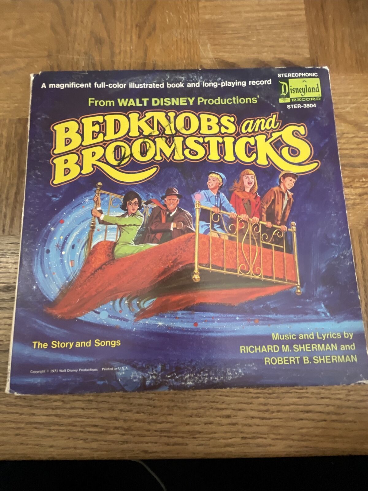 Walt Disney Bedknobs And Broomsticks AlbumVery Rare VintageSHIPS N 24