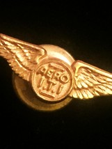 Vintage Military Aero I.T.I gold wings screw-back pilots lapel pin