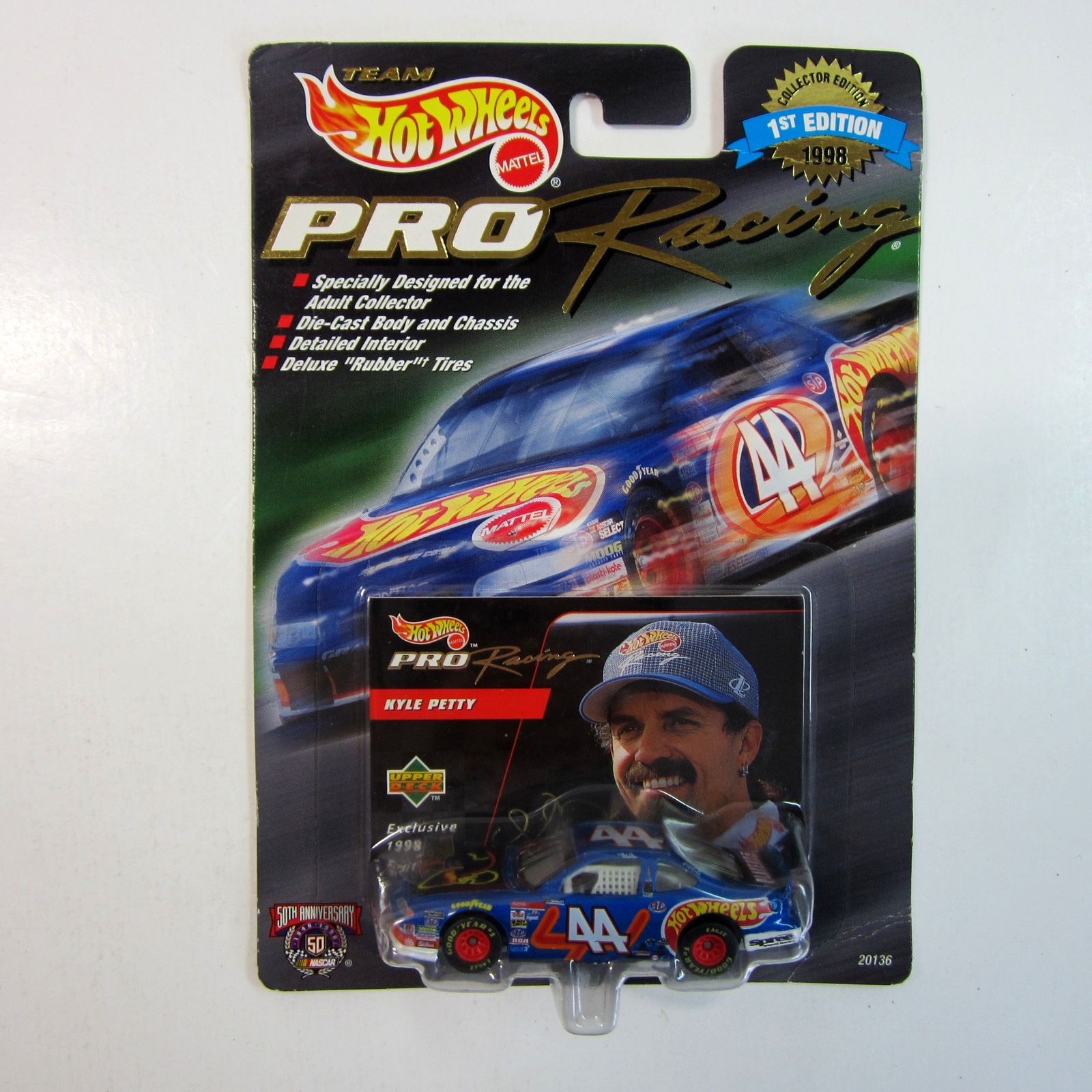  Richard Petty Embossed Metal Collector Cards : Sports