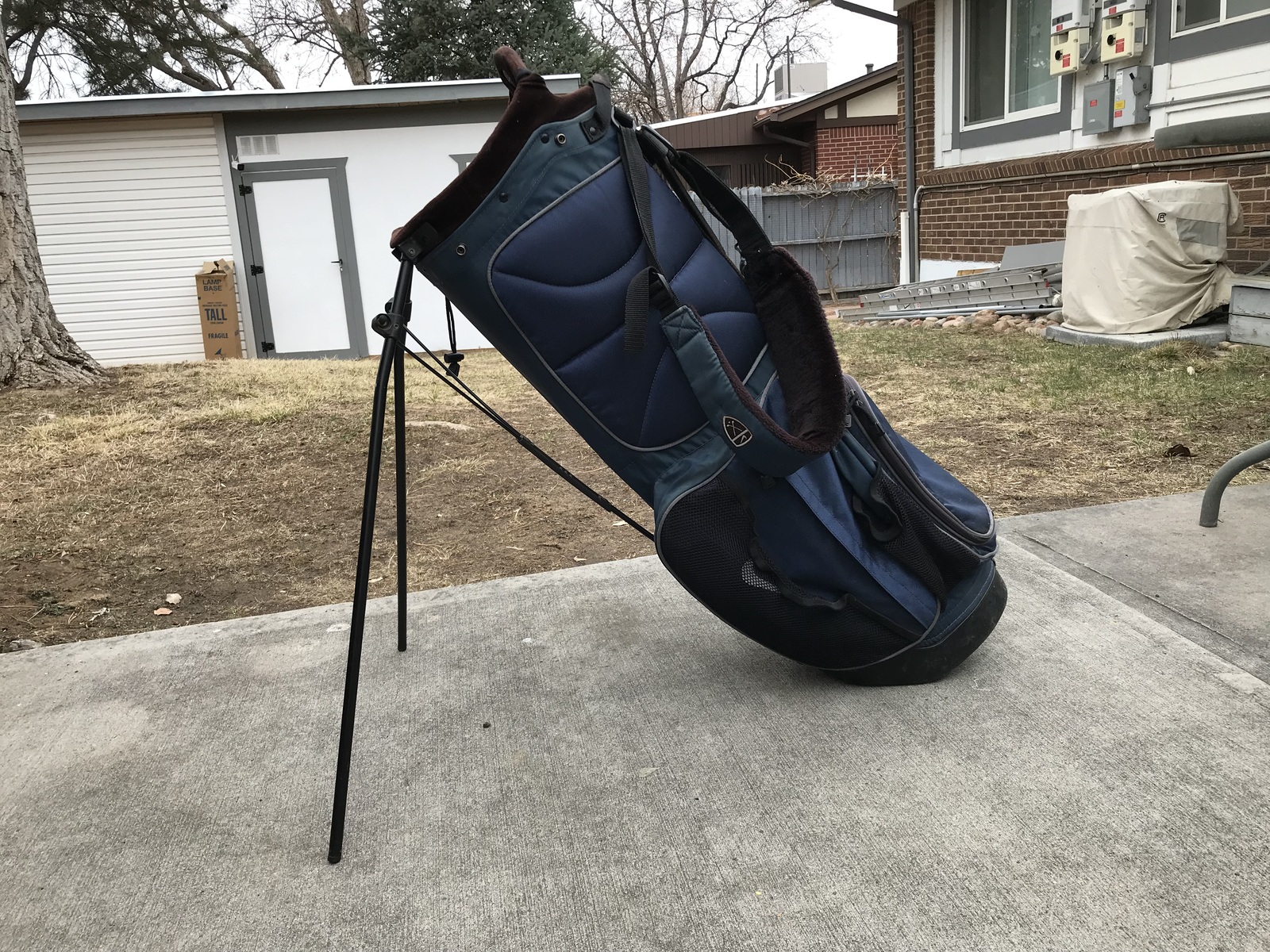 Nike IZZO Golf Straps & Stand 4 divider Golf Bag 37H Golf Club Bags