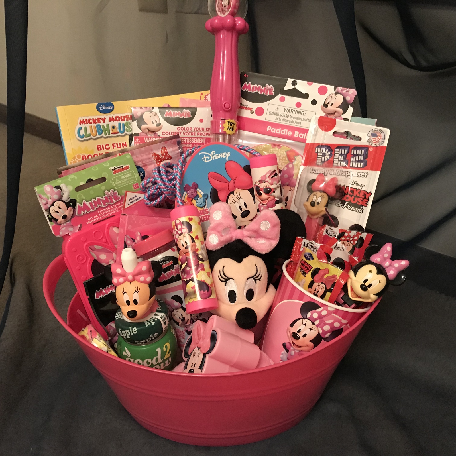 Mickey Mouse Gift Basket Ensemble 