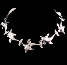 Vintage sterling Dolphin Bracelet / sea god / Nautical gift / beau sterl... - $85.00