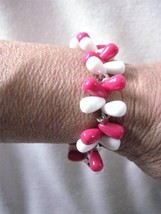 Stretch Bracelet Dark Pink White Acrylic Silver Accents Scrap Ditty Upcycled - $6.46