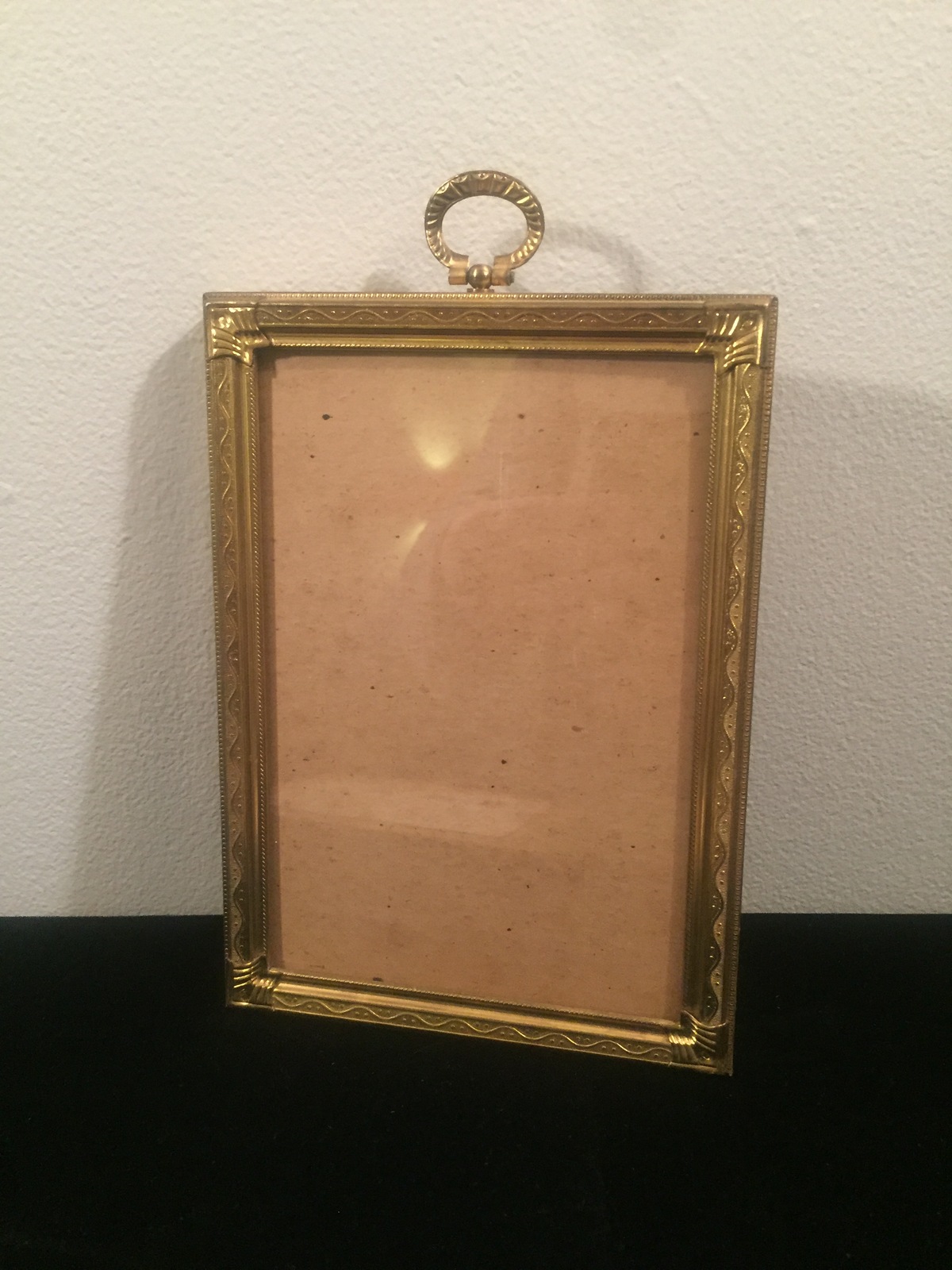 Primary image for Vintage 40s gold ornate 5" x 7" frame with top hanging circle design