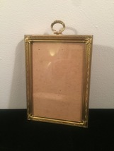 Vintage 40s gold ornate 5" x 7" frame with top hanging circle design image 1