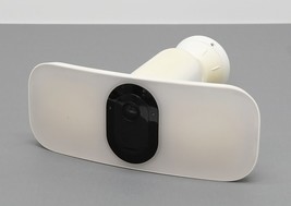 Arlo Pro 3 Floodlight Wire-Free 2K Camera FB1001 - White image 2