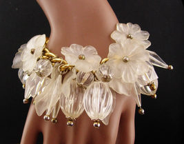 Large retro chunky lucite  Charm Bracelet - vintage Flower charms - Hawa... - $115.00