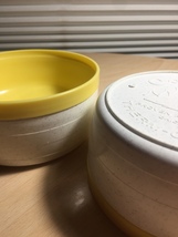 Vintage 60's Set of 2 Cornish therm-o-bowls - yellow and white image 3