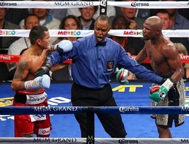 Kenny Bayless Floyd Mayweather Jr 8X10 Photo Boxing Picture - $4.94