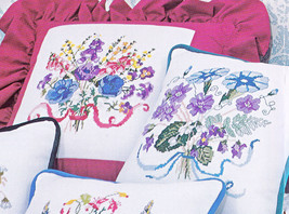 Cross Stitch Bouquets Of Beauty * Amazing Floral Arrangements 1980 Gloria & Pat - $9.98