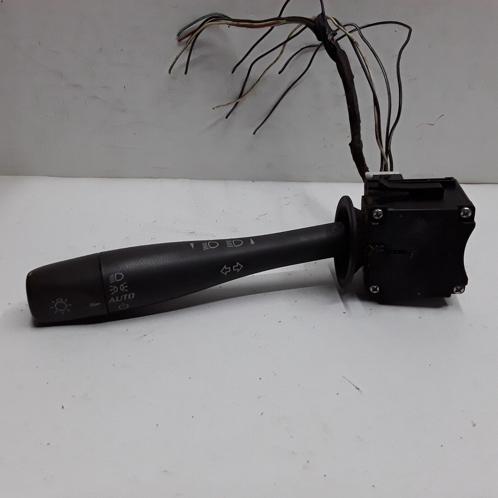 2006 through 2012 Pontiac G6 Chevy Malibu headlight turn signal switch