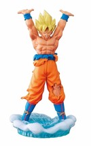DBZ Capsule Returns Legendary Warriors Super Saiyan Super Saiyan Goku Figure - $28.99