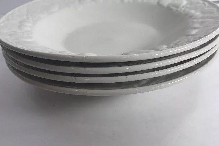 Fruit de Blanc Tabletops Unlimited 4 Coupe Soup Bowls Set Embossed