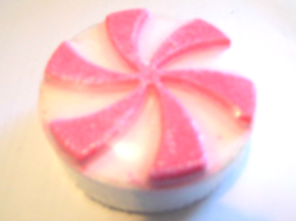 TWISTED PEPPERMINT BATH AND BODY WORKS BATH FIZZY W/SHEA BUTTER BOMBS 4 ... - $17.09