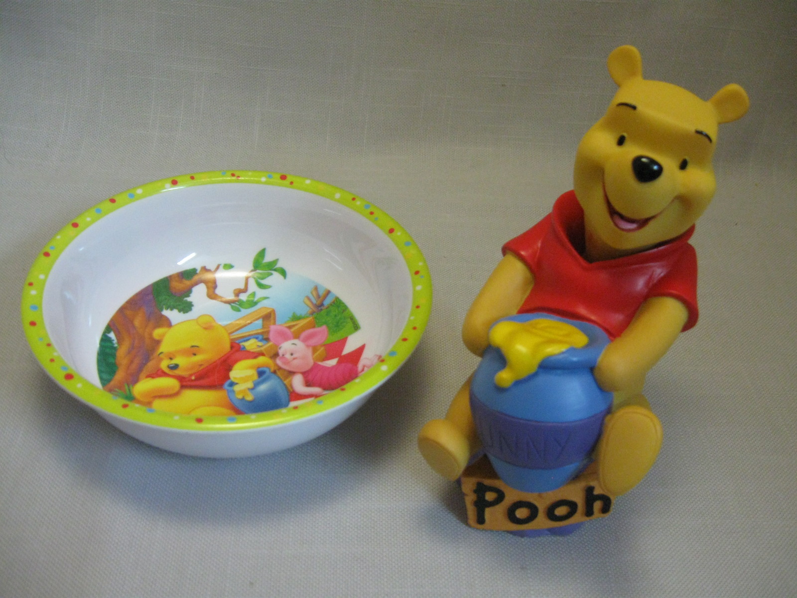 Winnie the Pooh Daisy Chain Cookie Jar & Lid by Disney