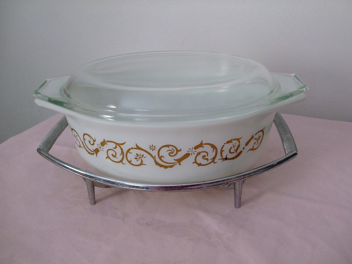 Pyrex Scroll Divided Casserole Dish, 1 1/2 Quart 