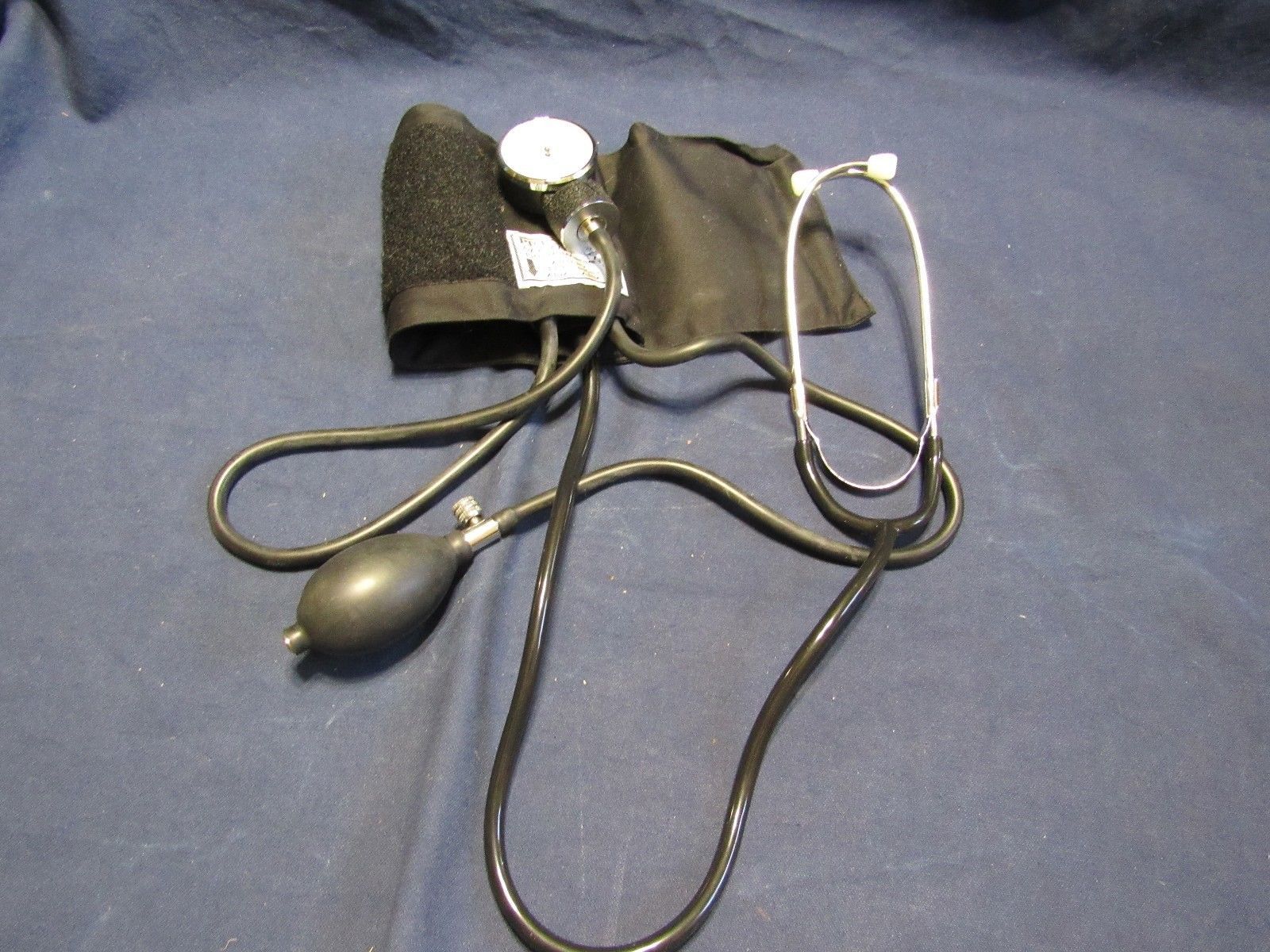 Medline MDS9380 Handheld Aneroid Sphygmomanometer, Adult