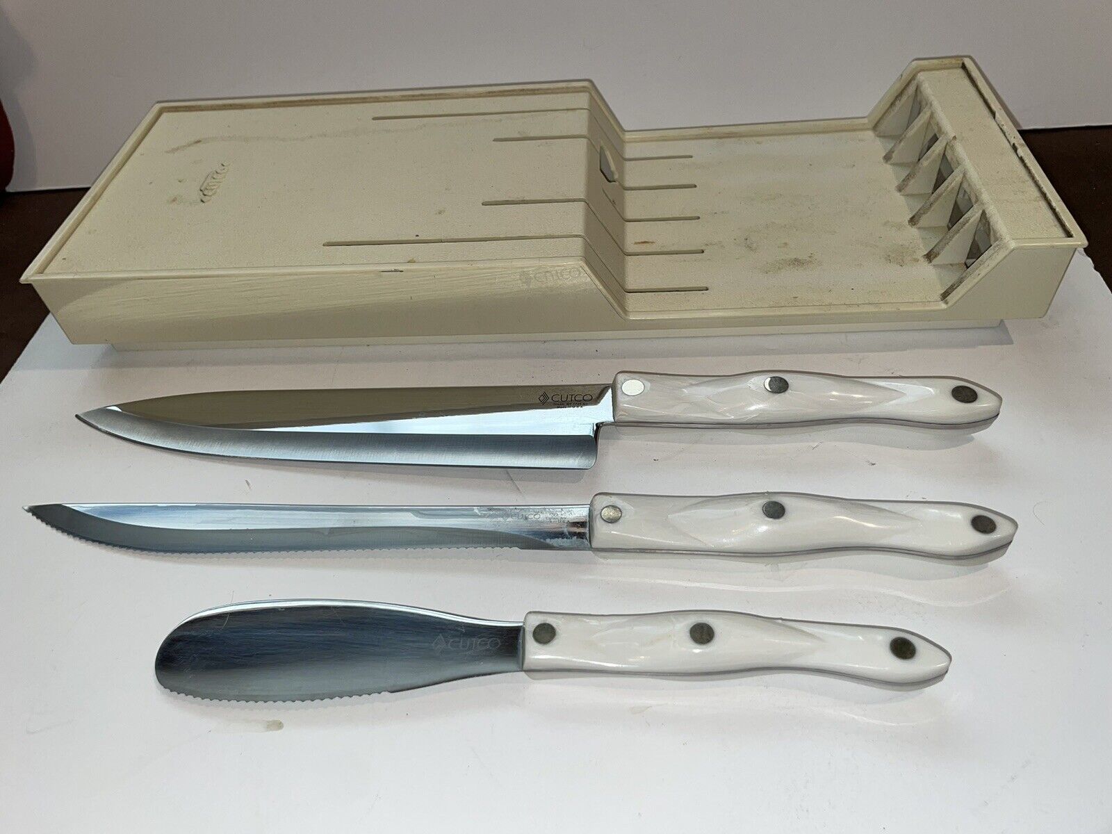 Vintage Cutco Knife Block With 3 Cutco Knives #1706417