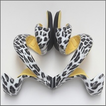 Leopard Padded Mojito Swirl Wrap Open Toe Sole-less High Heel Pumps image 3