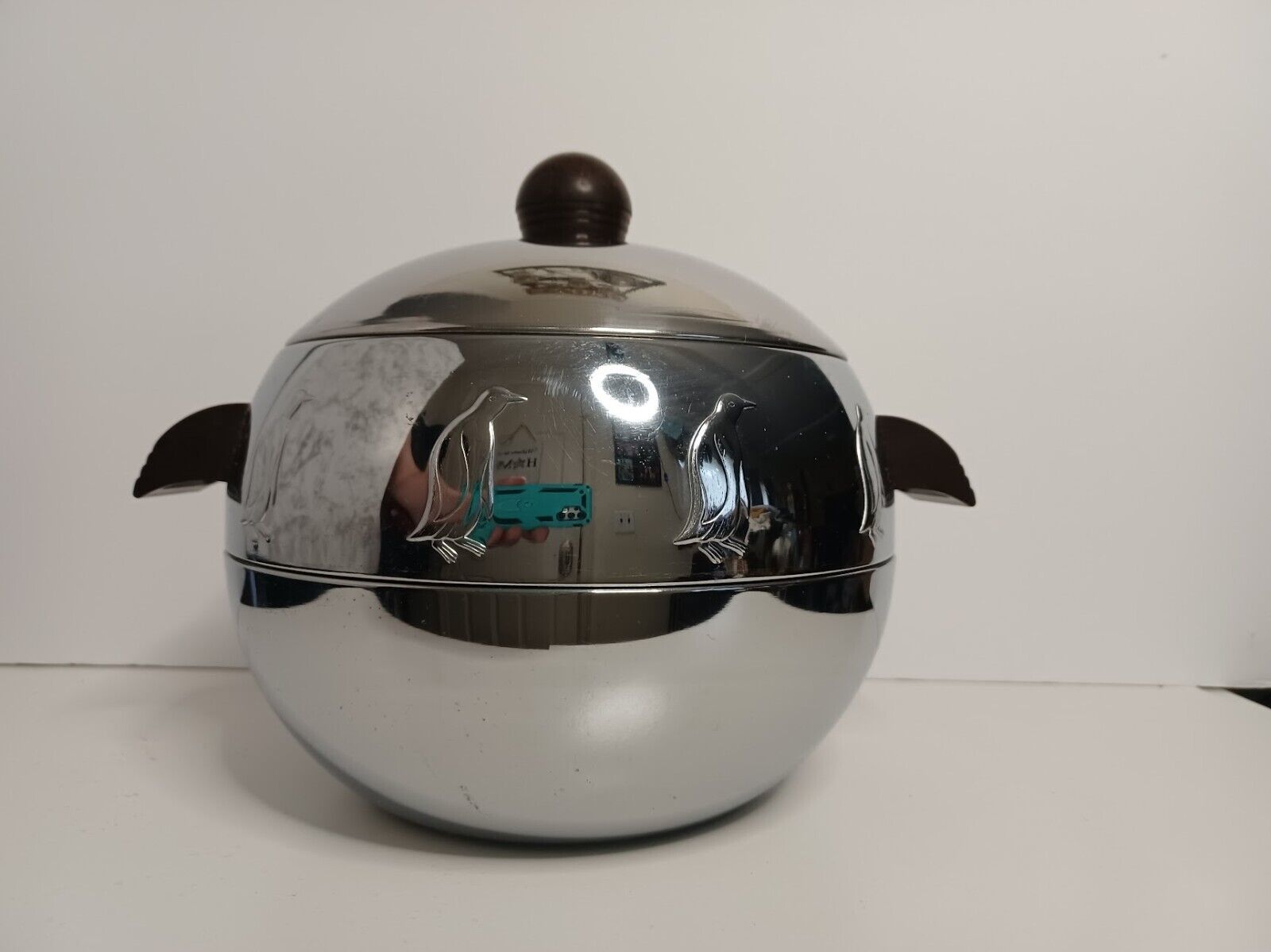 VTG West Bend PENGUIN Ice Bucket Hot Cold Server with Lid Bakelite