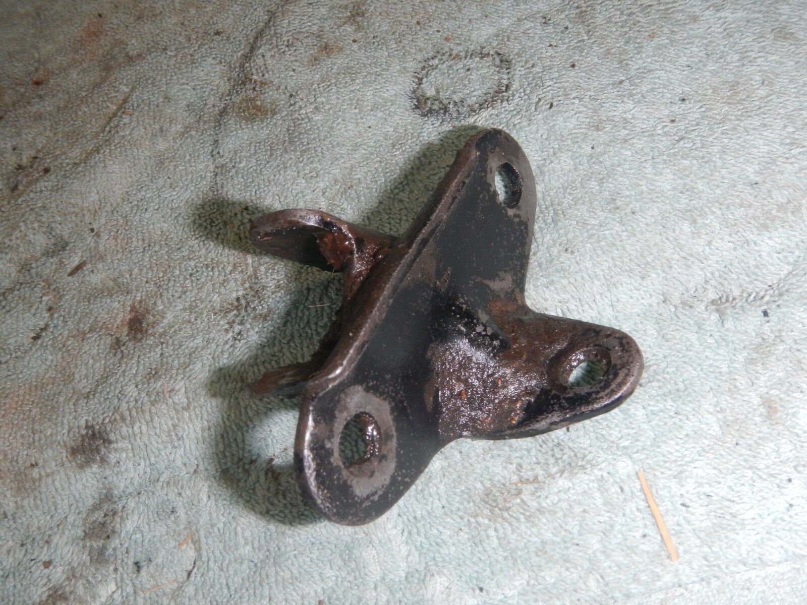 LEFT HAND DRIVER FOOT PEG MOUNT BRACKET 1971 71 SUZUKI TS250 TS 250