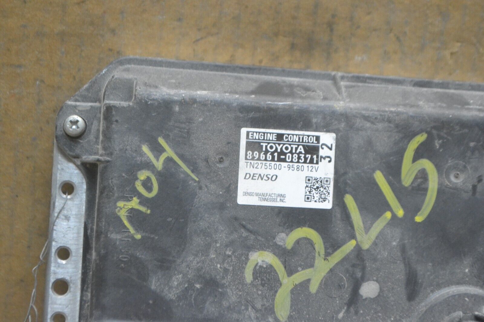 1314 Toyota Sienna Engine Control Unit ECU 8966108371 Module 72725D1