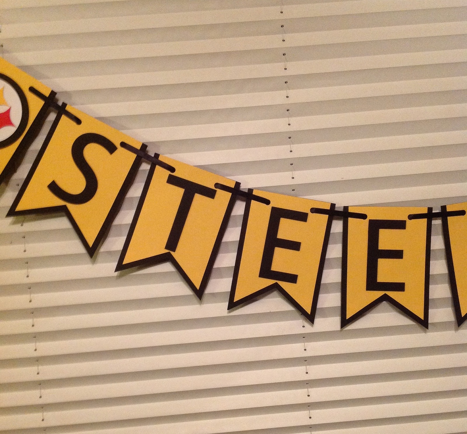 Pittsburgh Steelers Personalized 35 x 35 Felt Team Banner