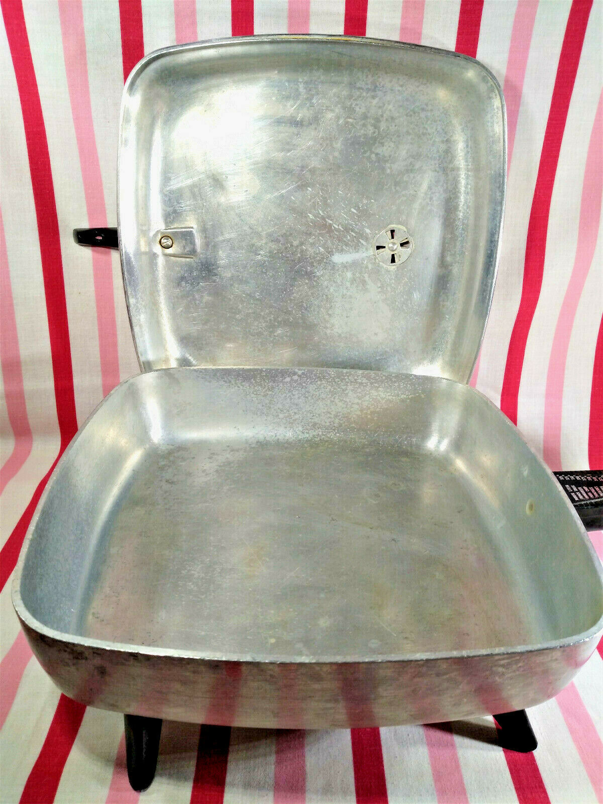 Vintage Mirro-Matic electric casserole pan, retro green electric cooker /  skillet