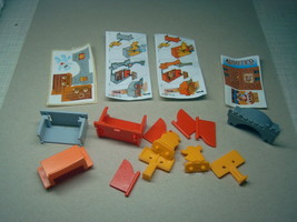 Kinder - K04 8-9 Castle & saloon - complete set + 2 papers + 2 stickers  - $2.50