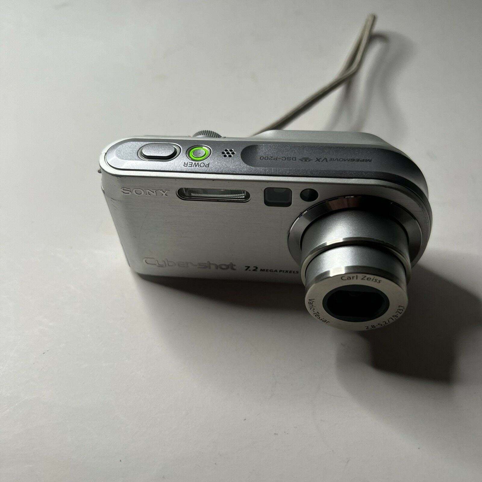 Sony CyberShot DSCP200 7.2MP Digital Silver Camera Complete Digital