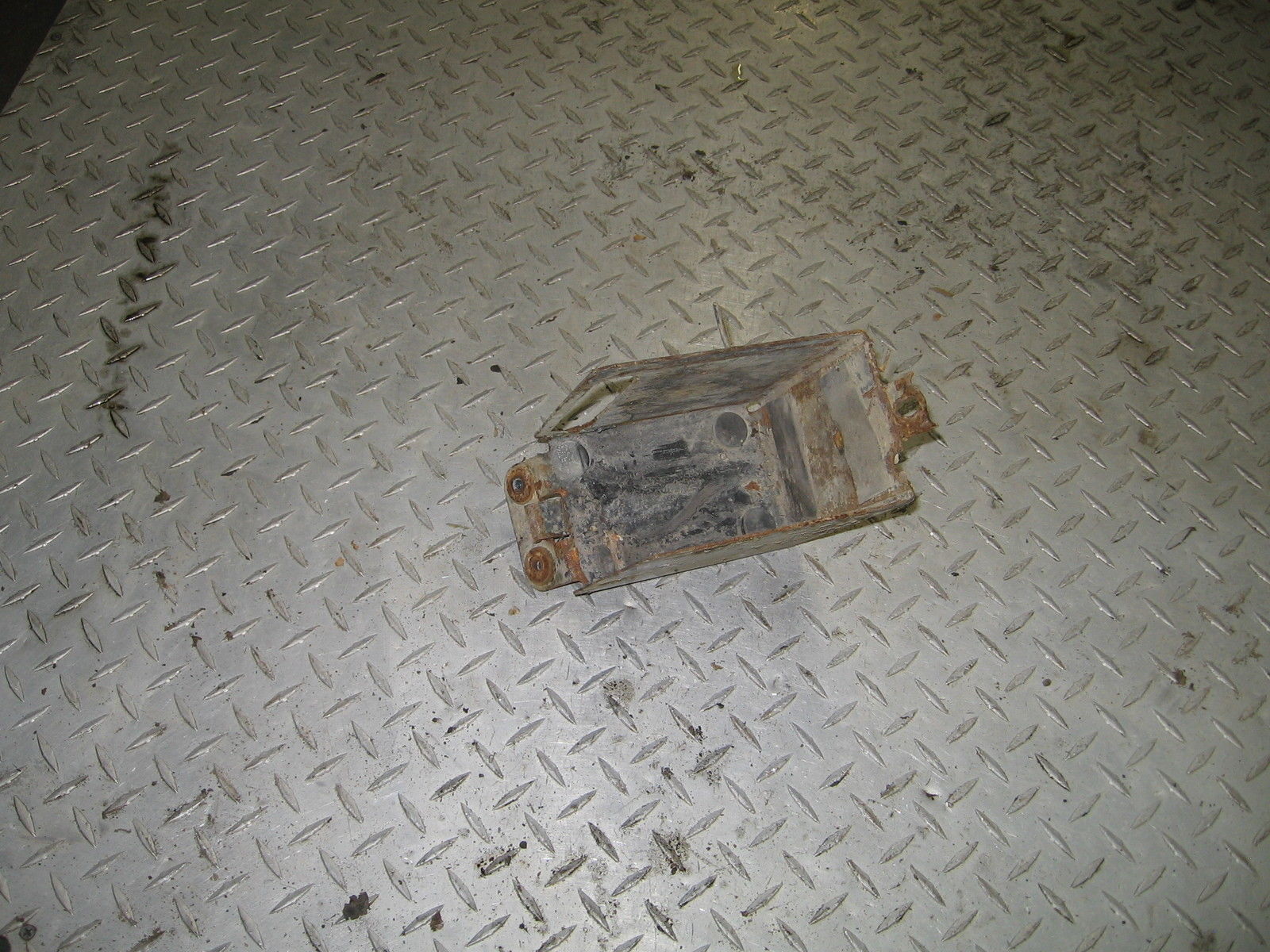 KAWASAKI 2002 LAKOTA 300 2X4  BATTERY BOX  PART 28,384 - $15.00