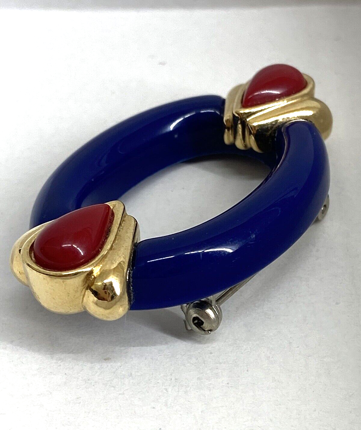 Vintage 1980s Avon 2" Blue Red Teardrop Gold Trim Oval Plastic Brooch Pin - $12.21