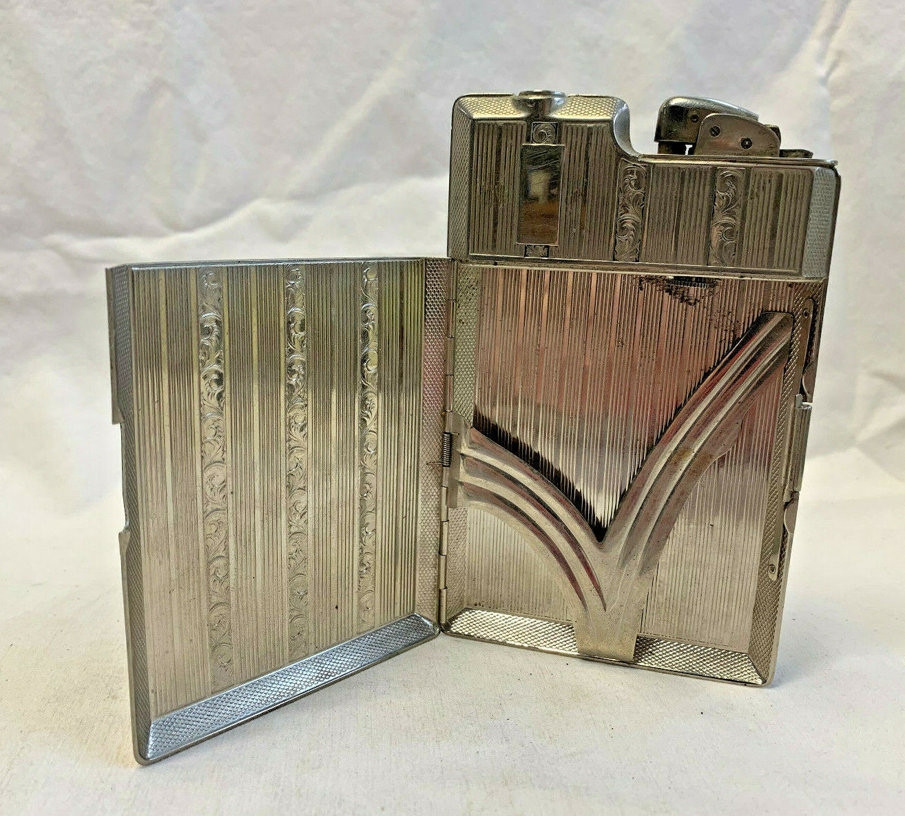 1950s, Circa Evans Vintage Ladies Cigarette and Lighter Case at 1stDibs   ladies cigarette lighter, evans cigarette case, ladies cigarette lighters
