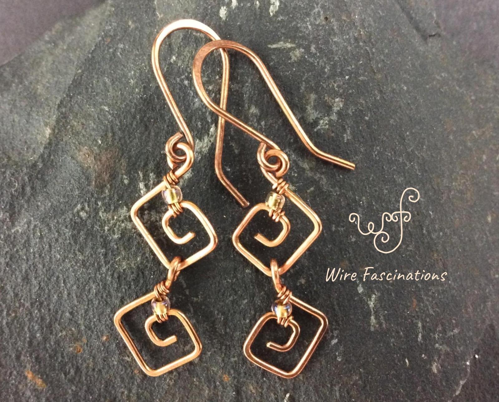 Handmade copper earrings: square spiral chain - Earrings