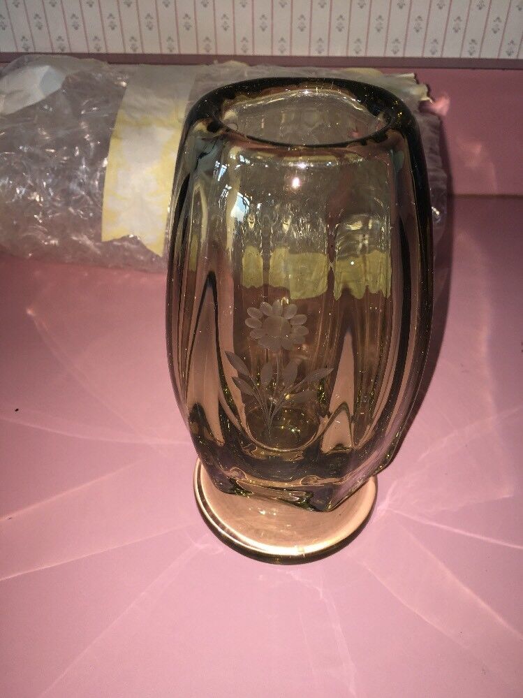 Sunflower Rare Heavy Duty Glass Flower VaseVERY RARE VINTAGENEWSHIPS N 24 HRS Vases