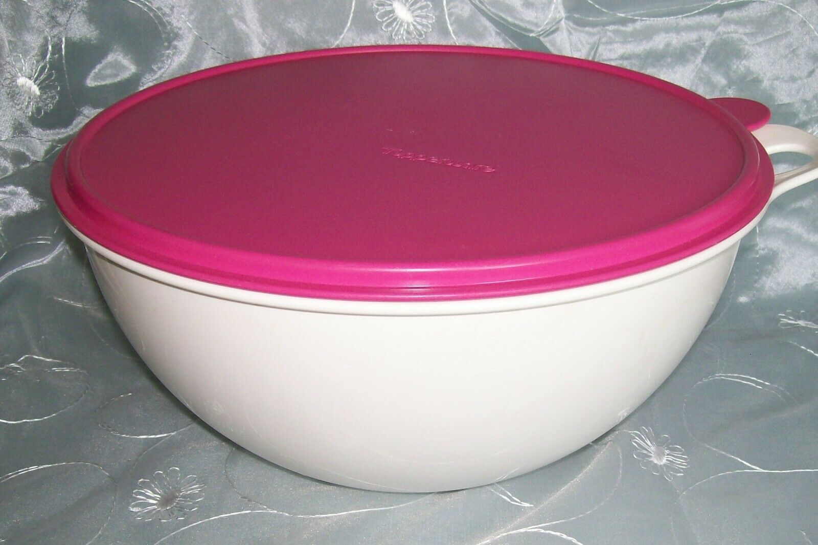 Tupperware THATSA Bowl White 2539 B w/ Hot and similar items