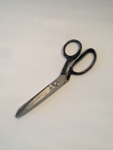 Vintage Wiss Inlaid 7" steel-forged #27 sewing scissors with black handle image 1