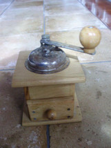 Hazel Atlas Antique Nut Grinder Chopper Red Top Wood Knob 5935 and 13 F  Marks