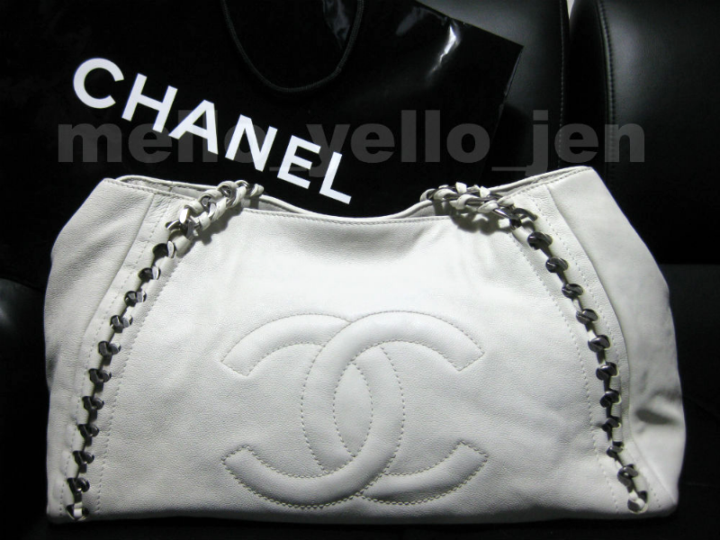 Chanel 06A White Calfskin Modern Chain E/W and 26 similar items