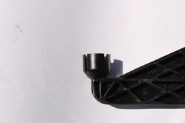 2004-2007 BMW E60 525i LEFT DRIVER SIDE ADJUSTMENT HEADREST MOTOR V104 image 8